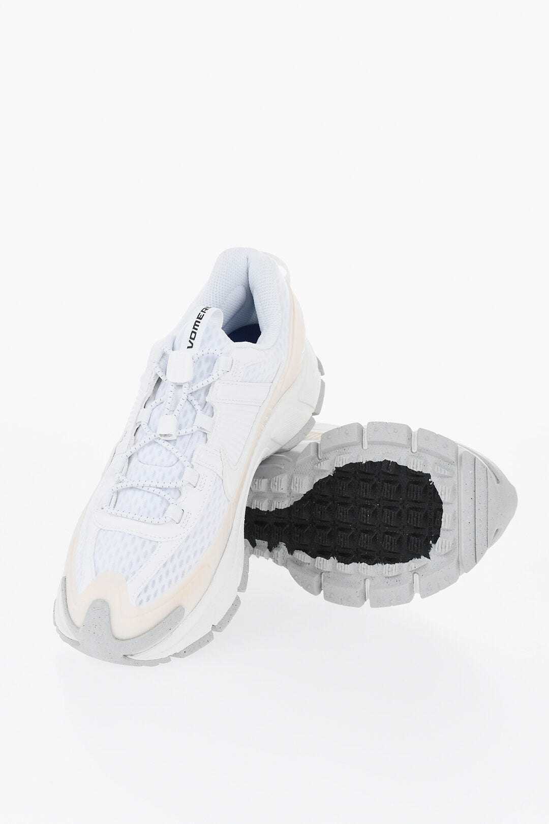 Nike 2405~Two-Tone Low-top Sneakers ZOOM VOMERO ROAM with Rubber Detail