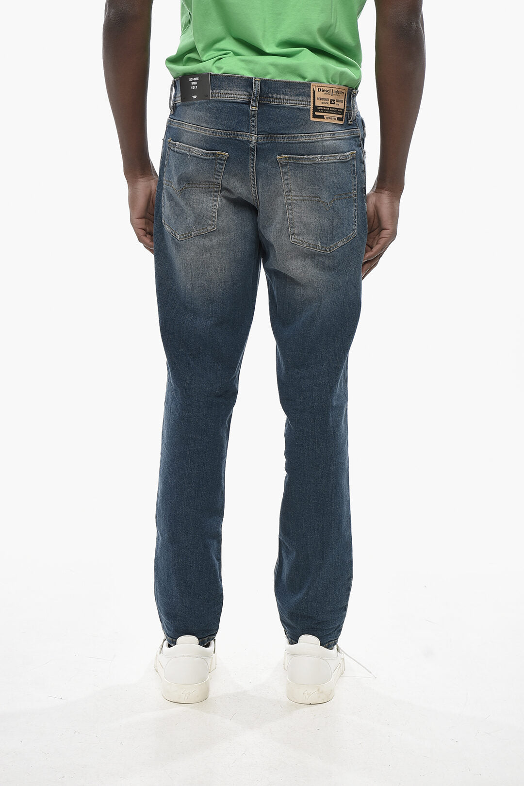 Diesel 0138~Tapered Fit Jeans D-FINITIVE 2023 with Visible Seams 16cm L32, view 2