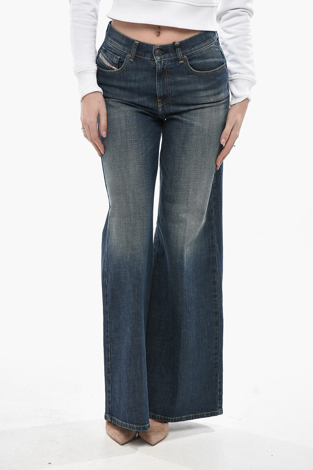 Diesel 2405~Wide Jeans 1978 D-AKEMI with Exposed Seams 32cm L32