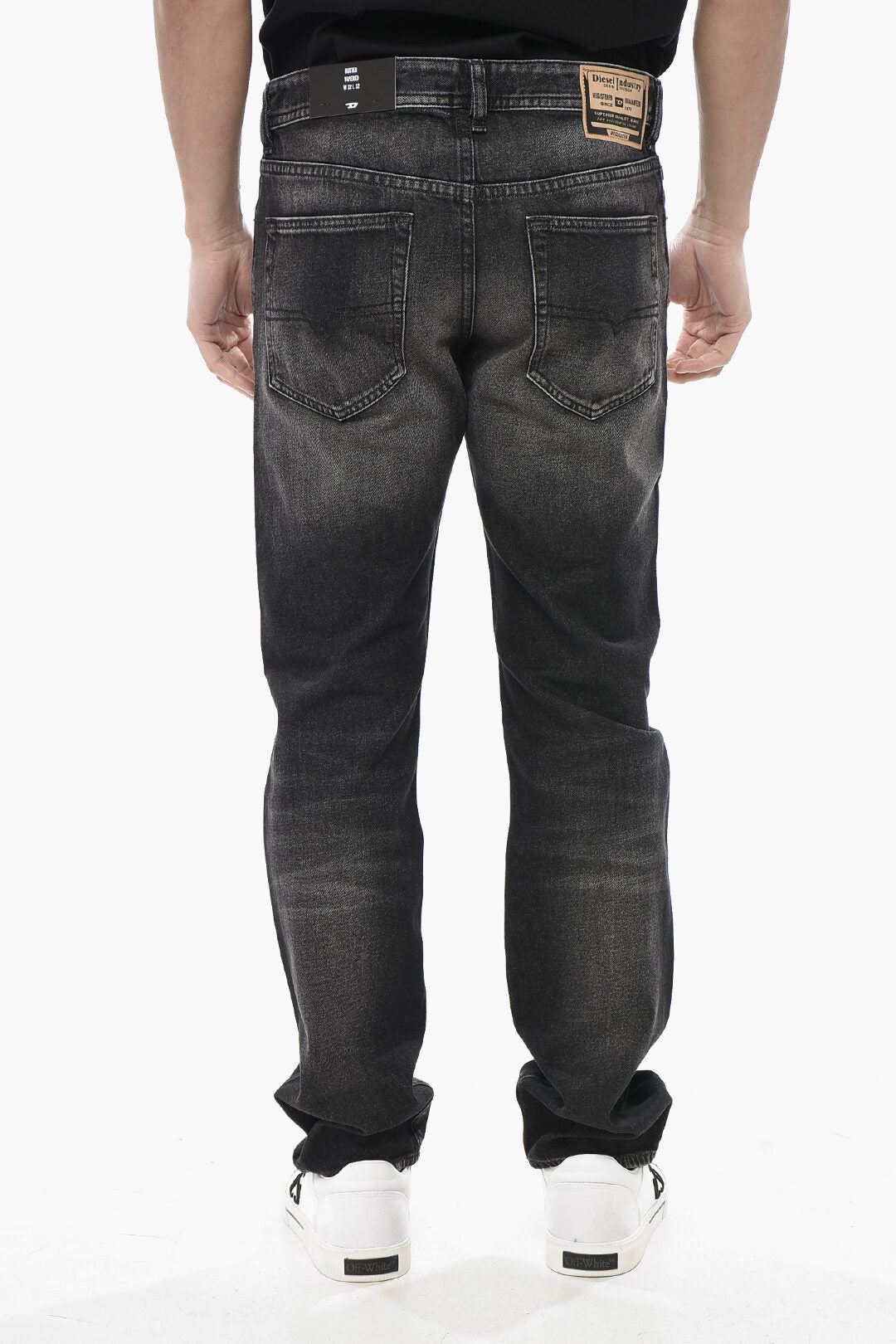 Diesel 3500~Tapered Leg Low-Rise Jeans BUSTER-X 18cm L32, view 2