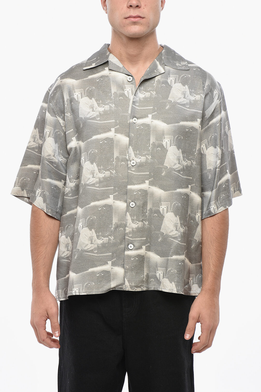 1989 Studio 2470~Patterned Short-Sleeve Shirt