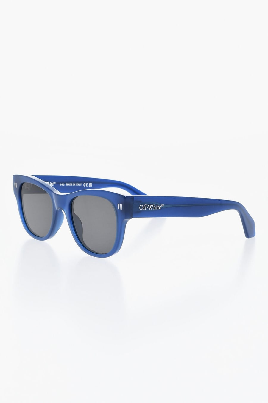 Off-White 2405~Sunglasses MOAB with Wayfarer Design, view 2