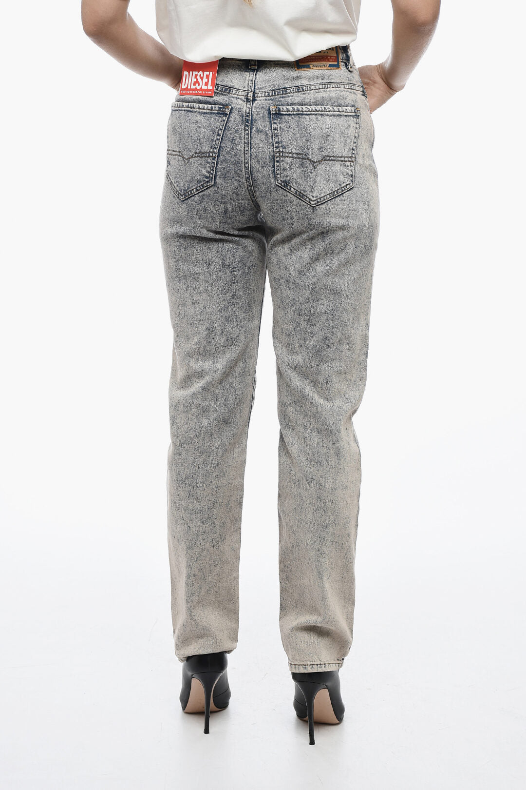 Diesel 2405~High-Waist Straight-Leg Jeans D-TULIP L.32