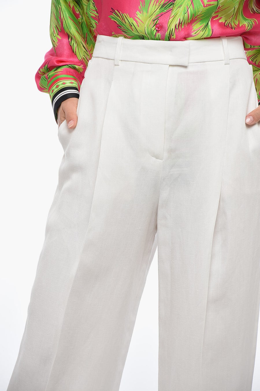 Fabiana Filippi 2405~Linen-Blend Chino Trousers with 1 Pleat, view 2