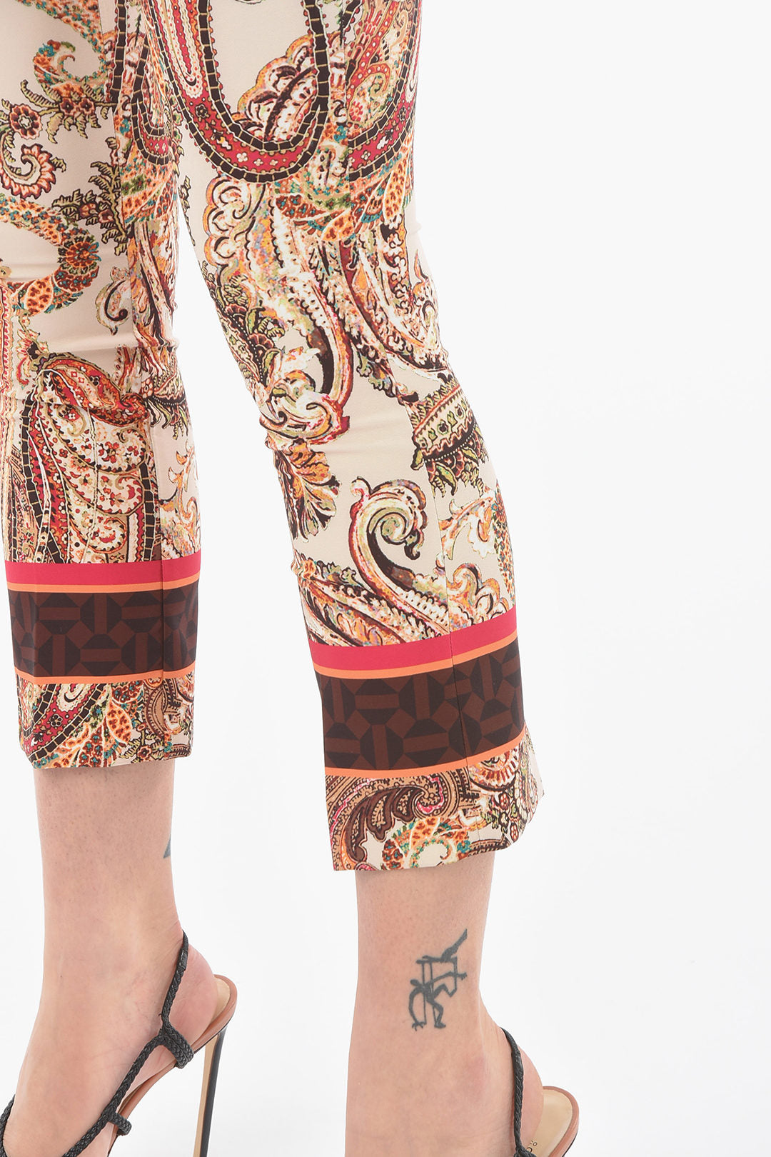 Luciah 3250~Cropped Pants SAMARCANDA with Paisley Print
