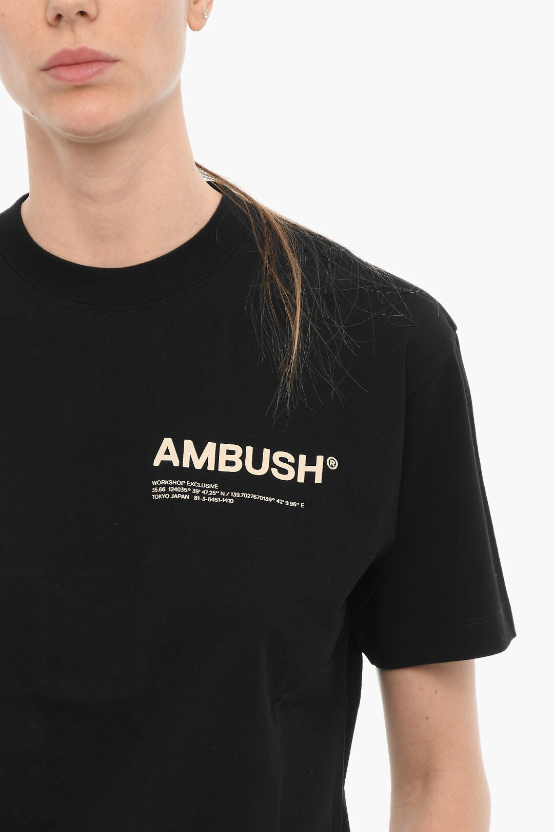 Ambush 3500~Solid-Color Crew Neck T-Shirt with Contrast Logo