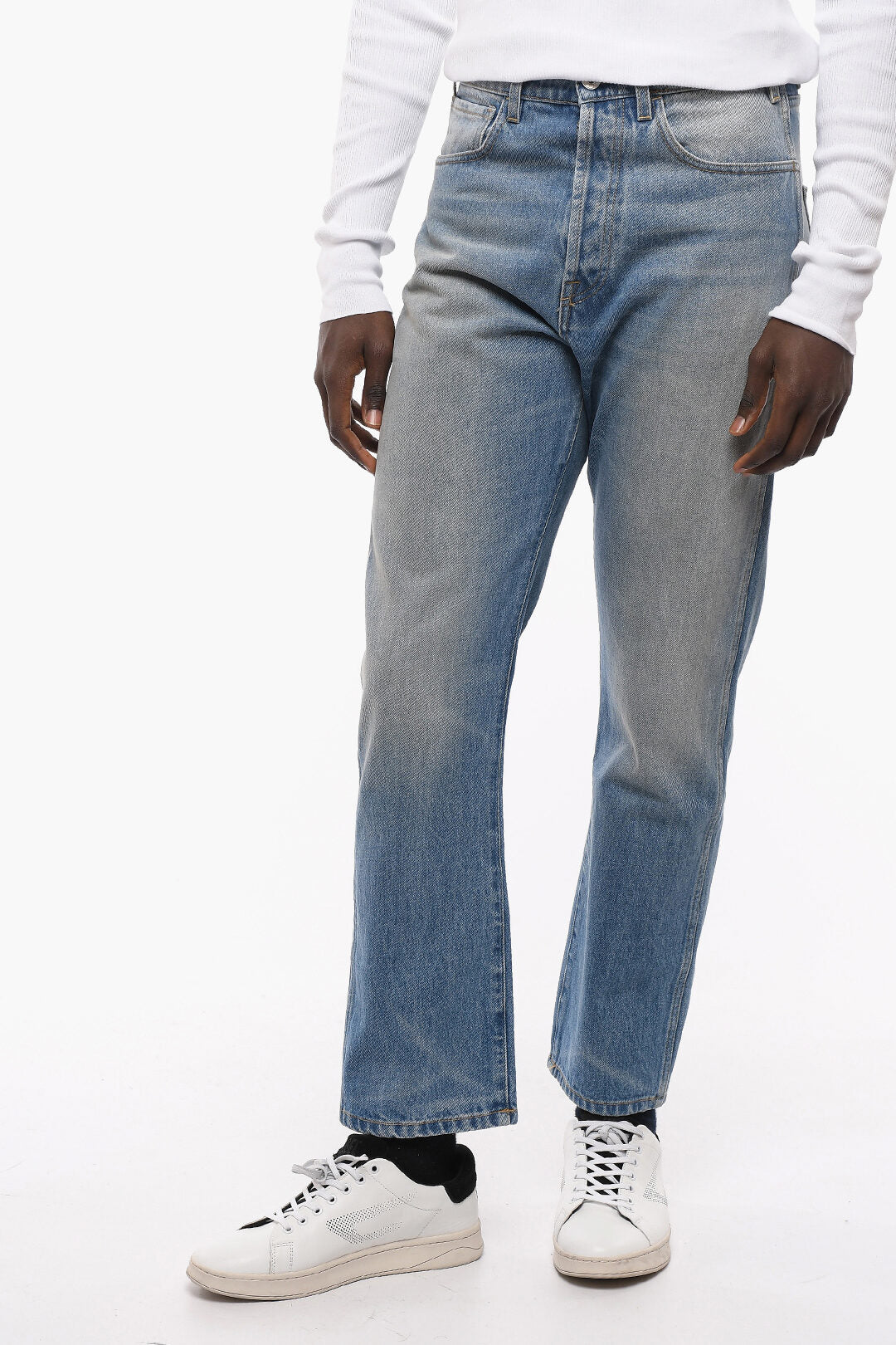 1989 Studio 2405~Jeans 702 Regular Fit with Studio Print on Back 21cm