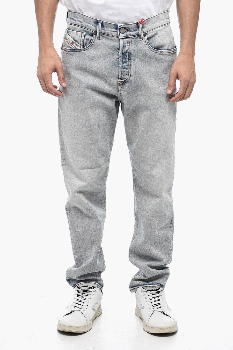 Diesel 2405~Tapered-Fit Jeans 2005 D-FINING with Light Wash L.32