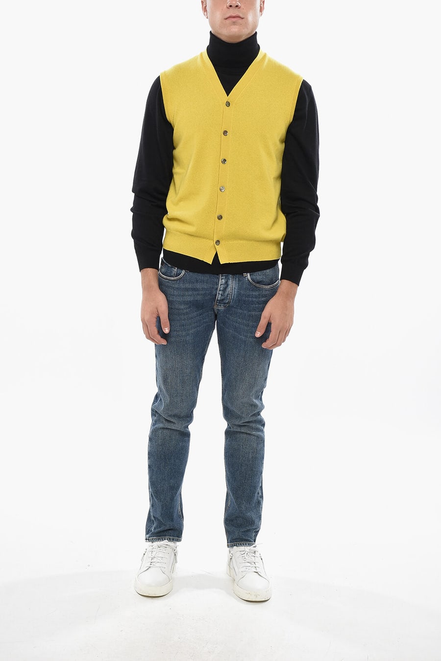 Malo 3000~Cashmere Sleeveless Sweater with Front Buttoning, view 4
