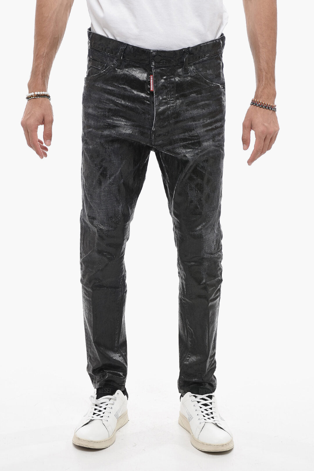Dsquared2 3500~Relaxed Low-Rise Jeans with Distressed Detail