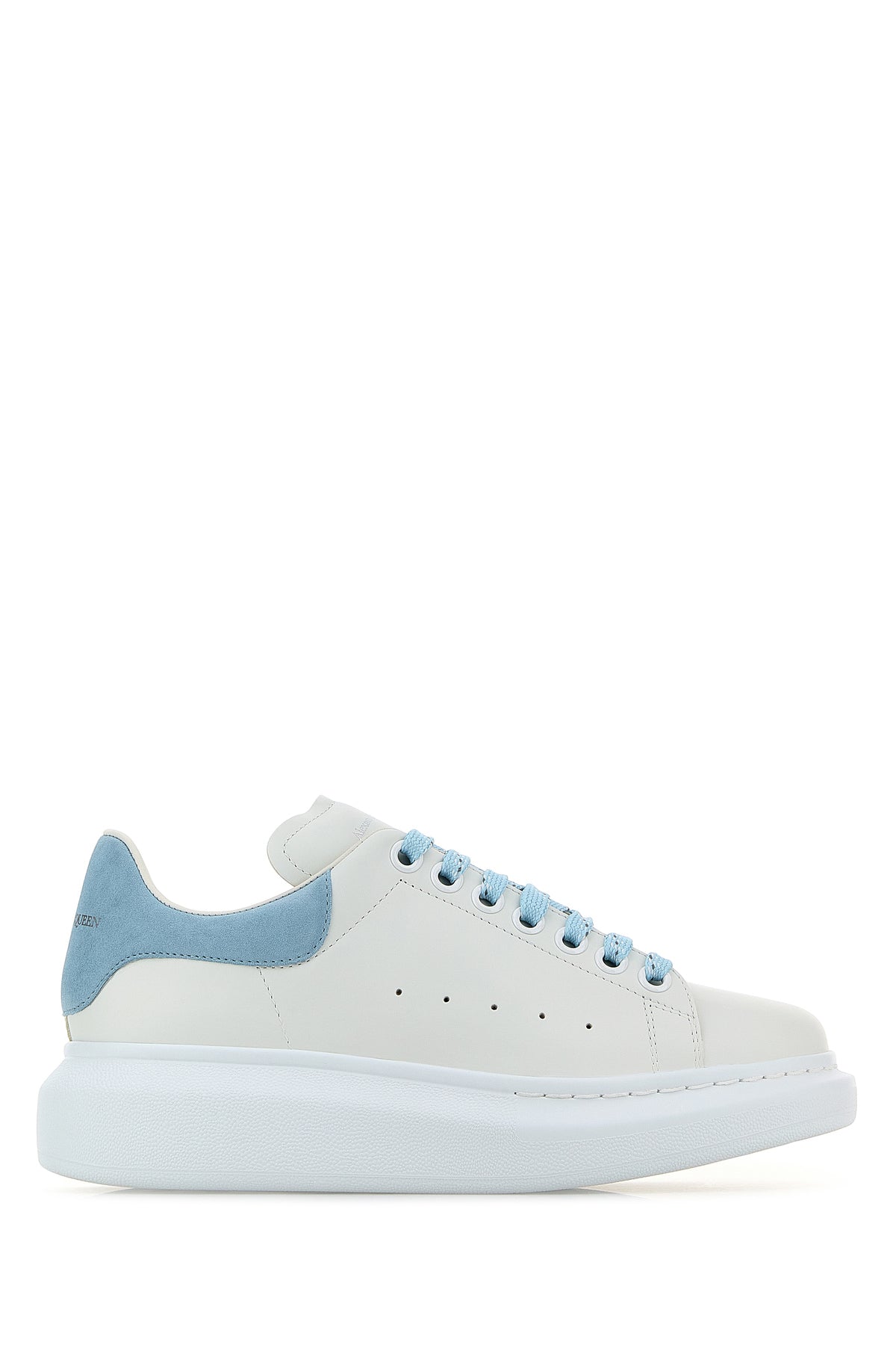 Alexander McQueen Sneakers in pelle bianca con tallone in pelle scamosciata azzurro pastello