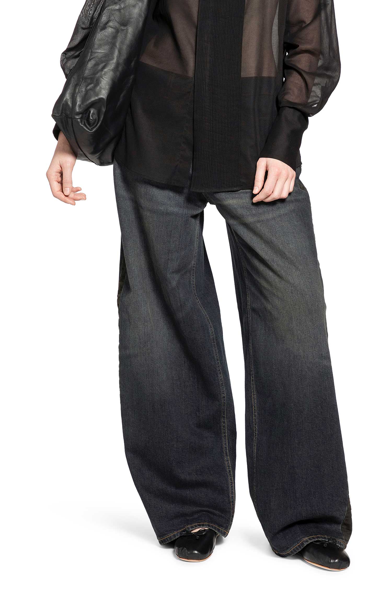 6397 Tuxedo Roomy