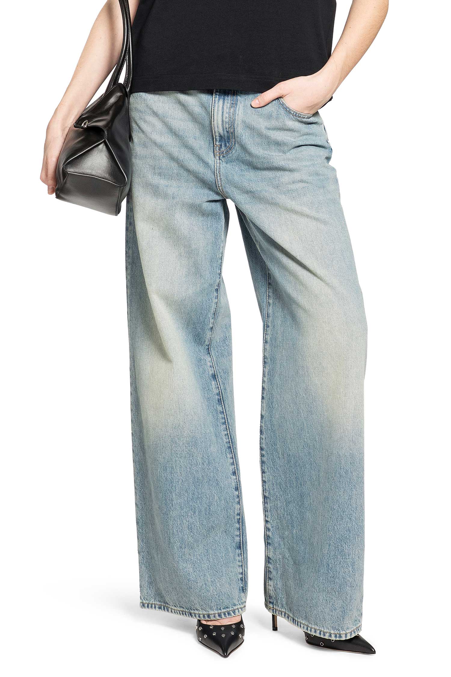 MCQUEEN Wide Leg Jeans in Washed Blue
