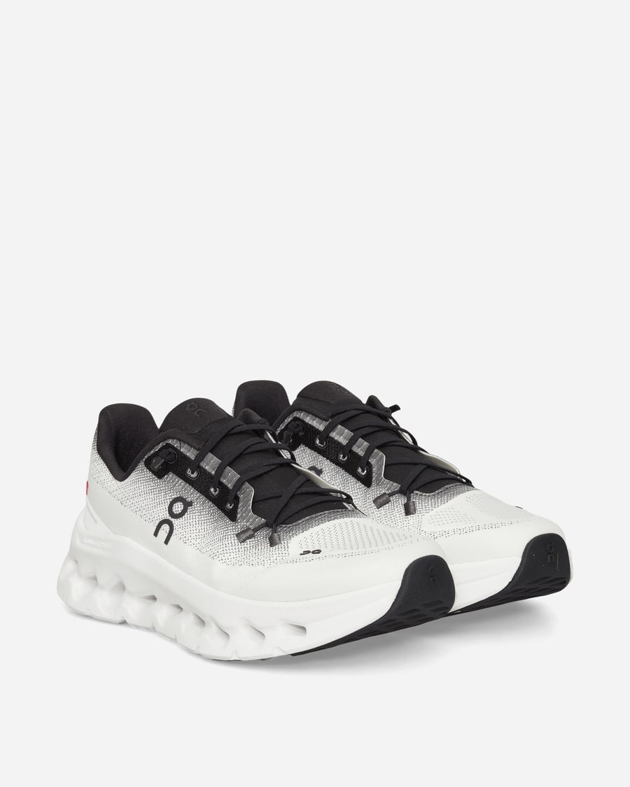 On Cloudtilt Sneakers Black / Ivory, view 2