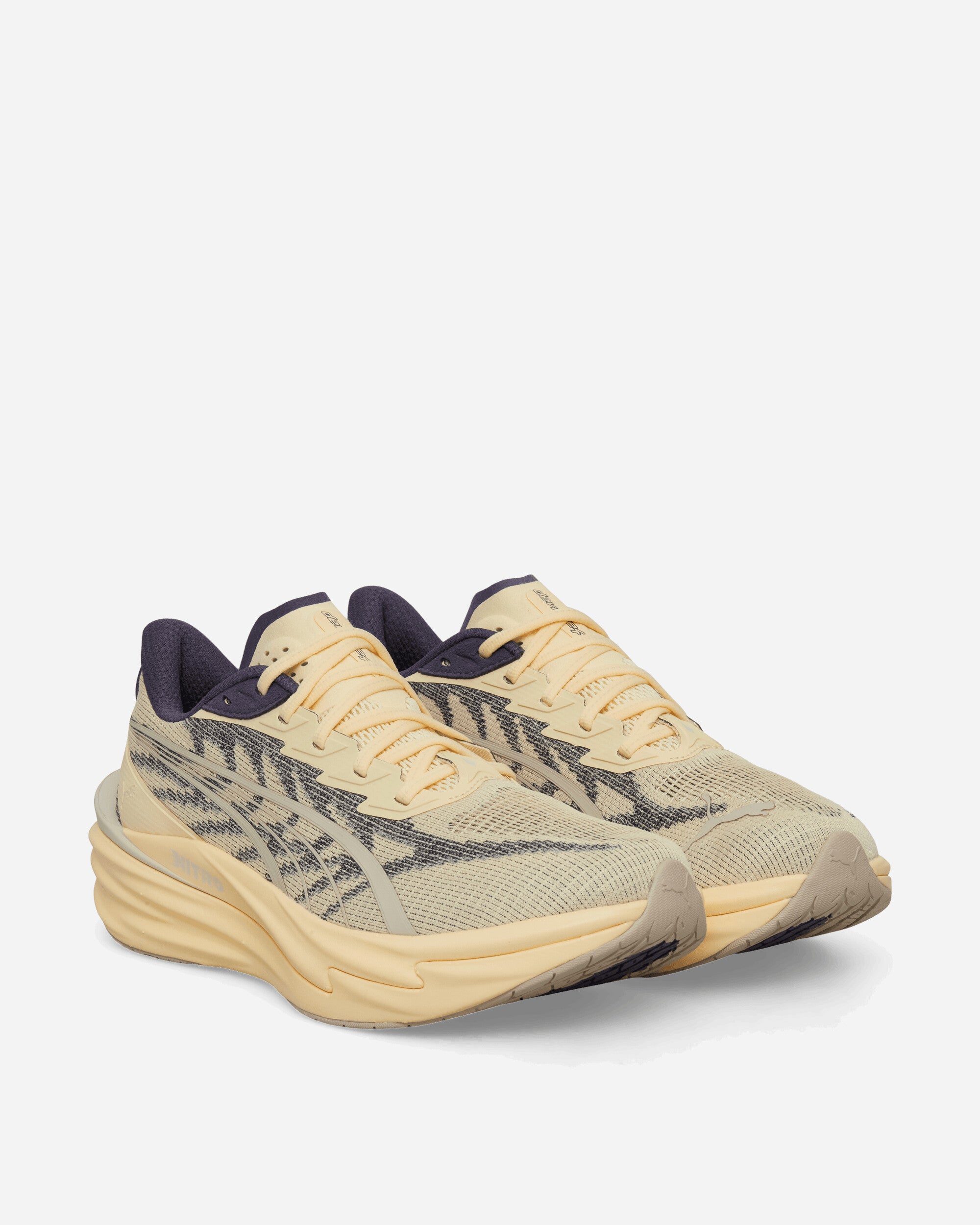 Puma Deviate NITRO 4 Sneakers Buttercream / Inky Depths, view 2