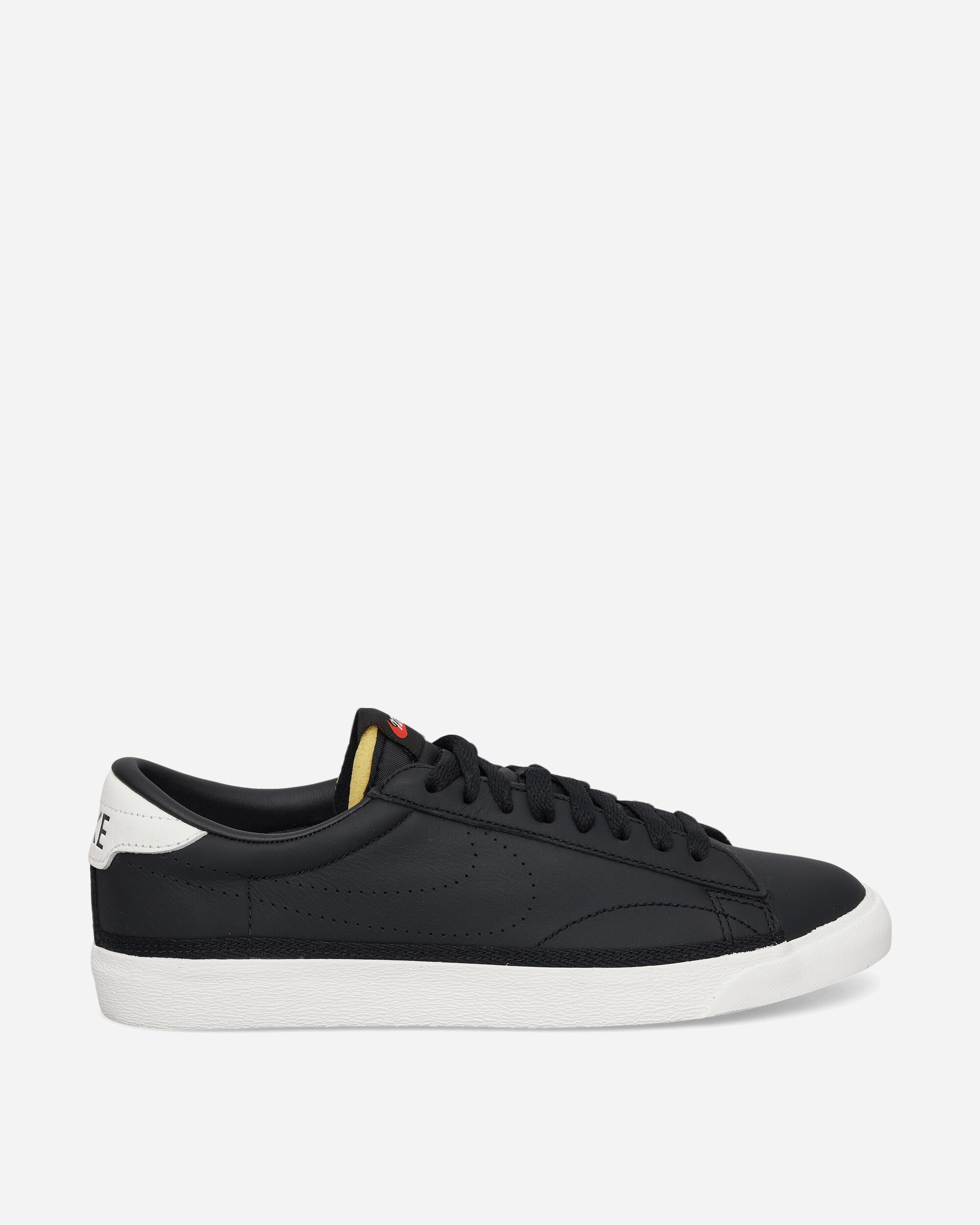 Nike Tennis Classic Sneakers Black / Sail / Team Orange