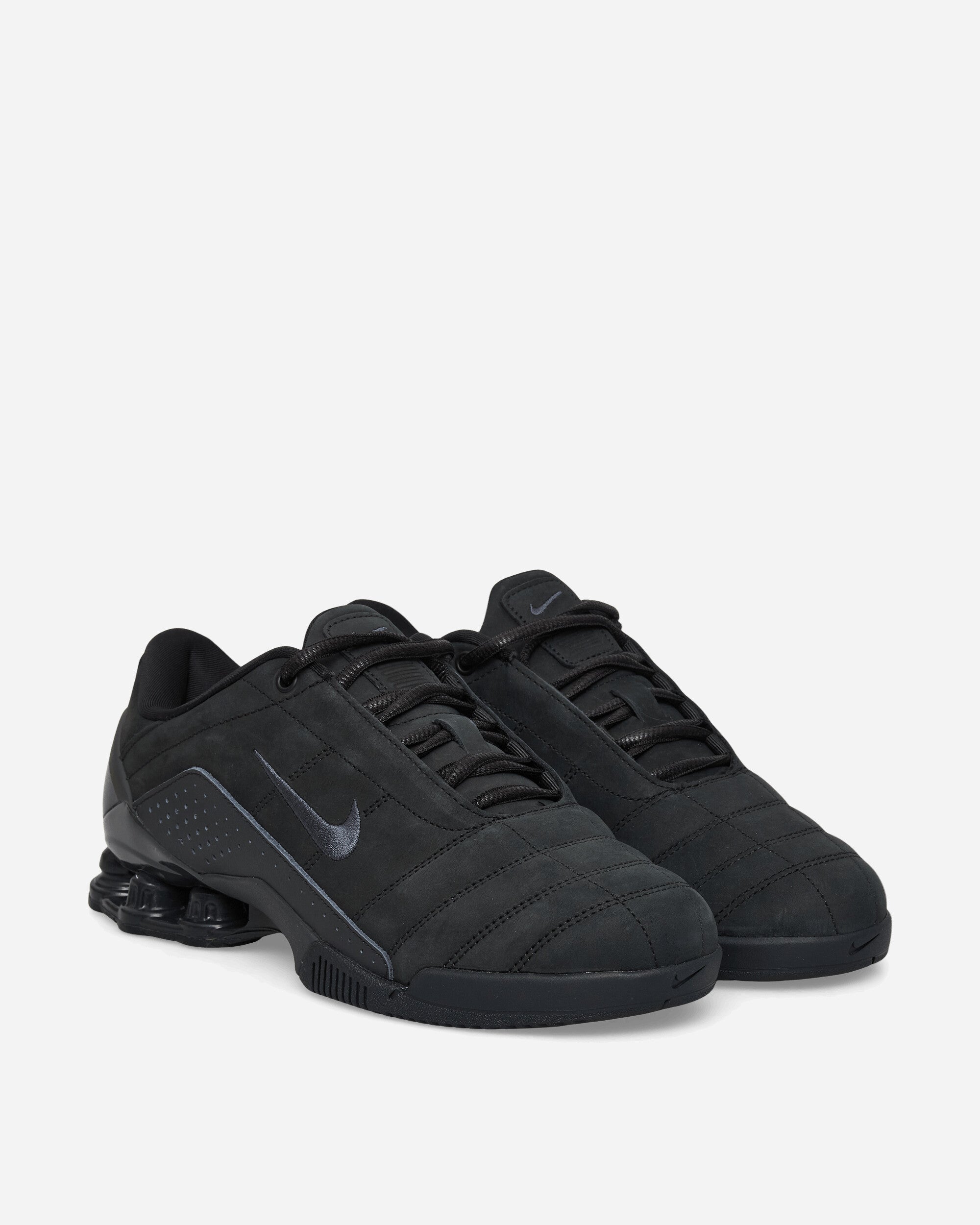 Nike Women's Total 90 Shox Magia Sneakers Black / Anthracite, view 2