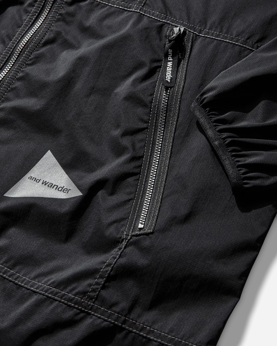 and wander Men's PERTEX Wind Jacket Black, view 3