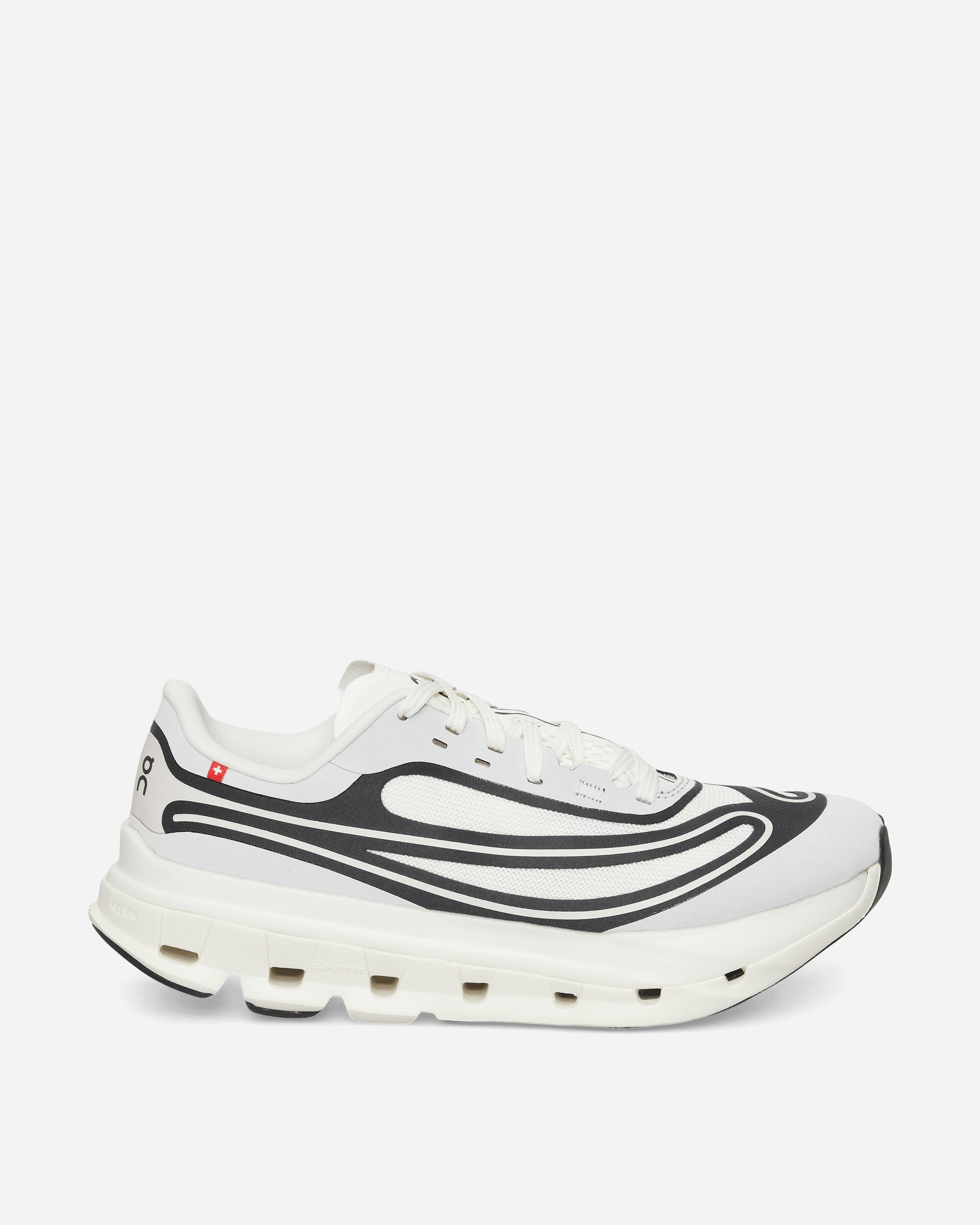 On Cloudflow 5 AD Sneakers Ivory / Black