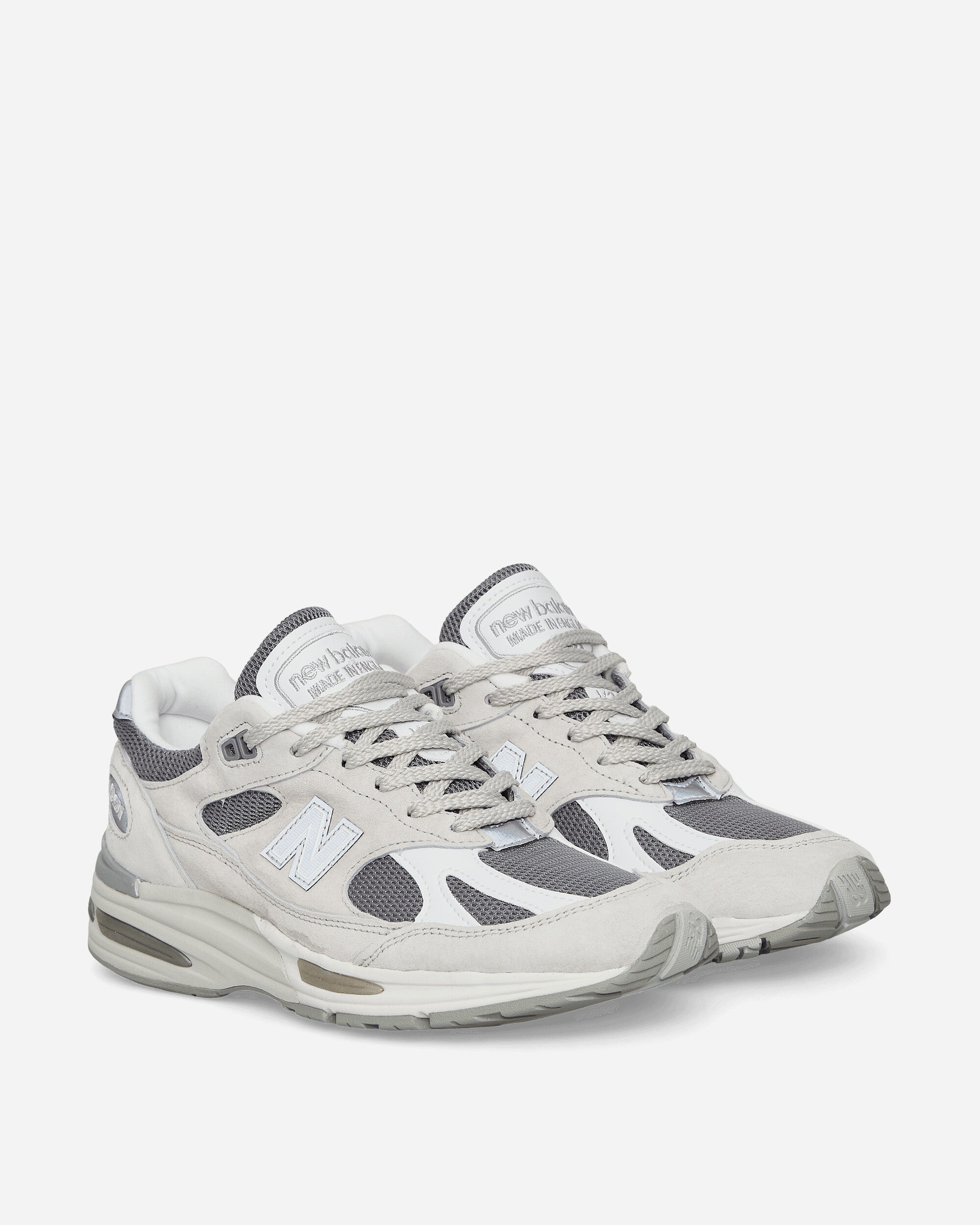 New Balance Made in UK 991v2 Sneakers Nimbus Cloud / Silver, view 2