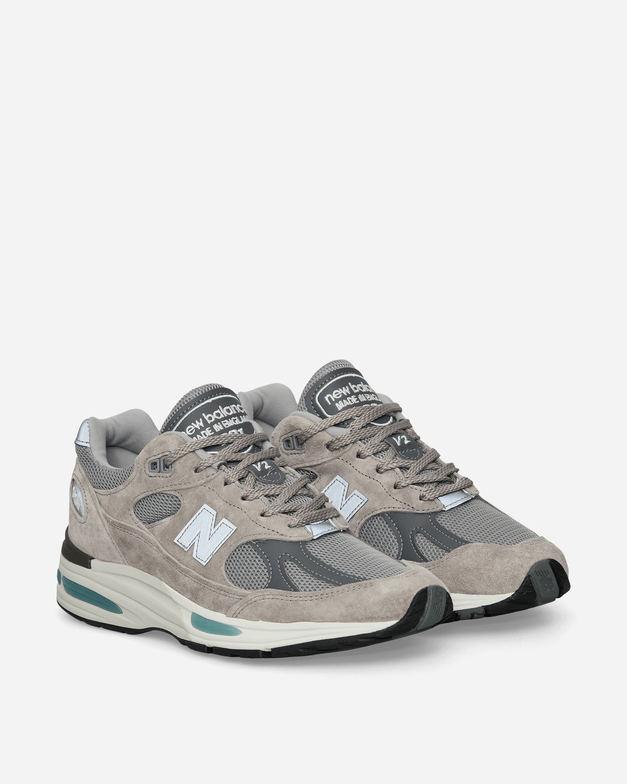 New Balance Made in UK 991v2 Sneakers Dove / Alloy / Silver, view 2