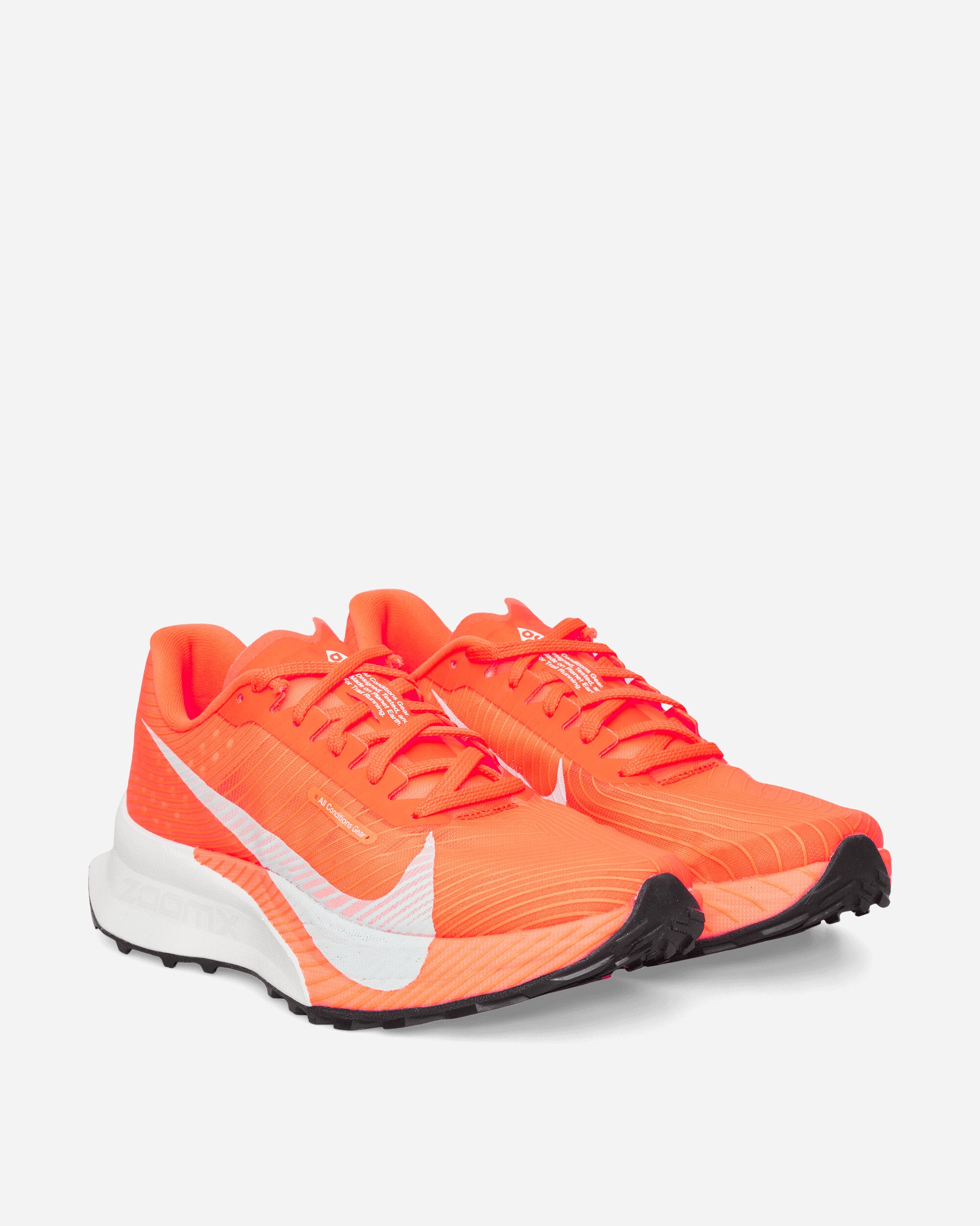 Nike ACG Ultrafly Trail Sneakers Hyper Crimson / White, view 2