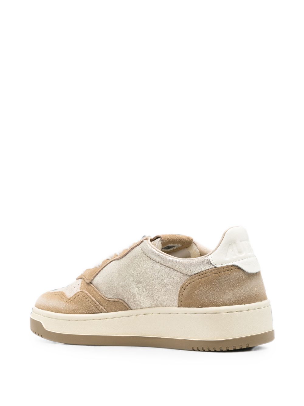 Autry Sneakers Medalist in pelle beige con dettagli metallizzati, view 2