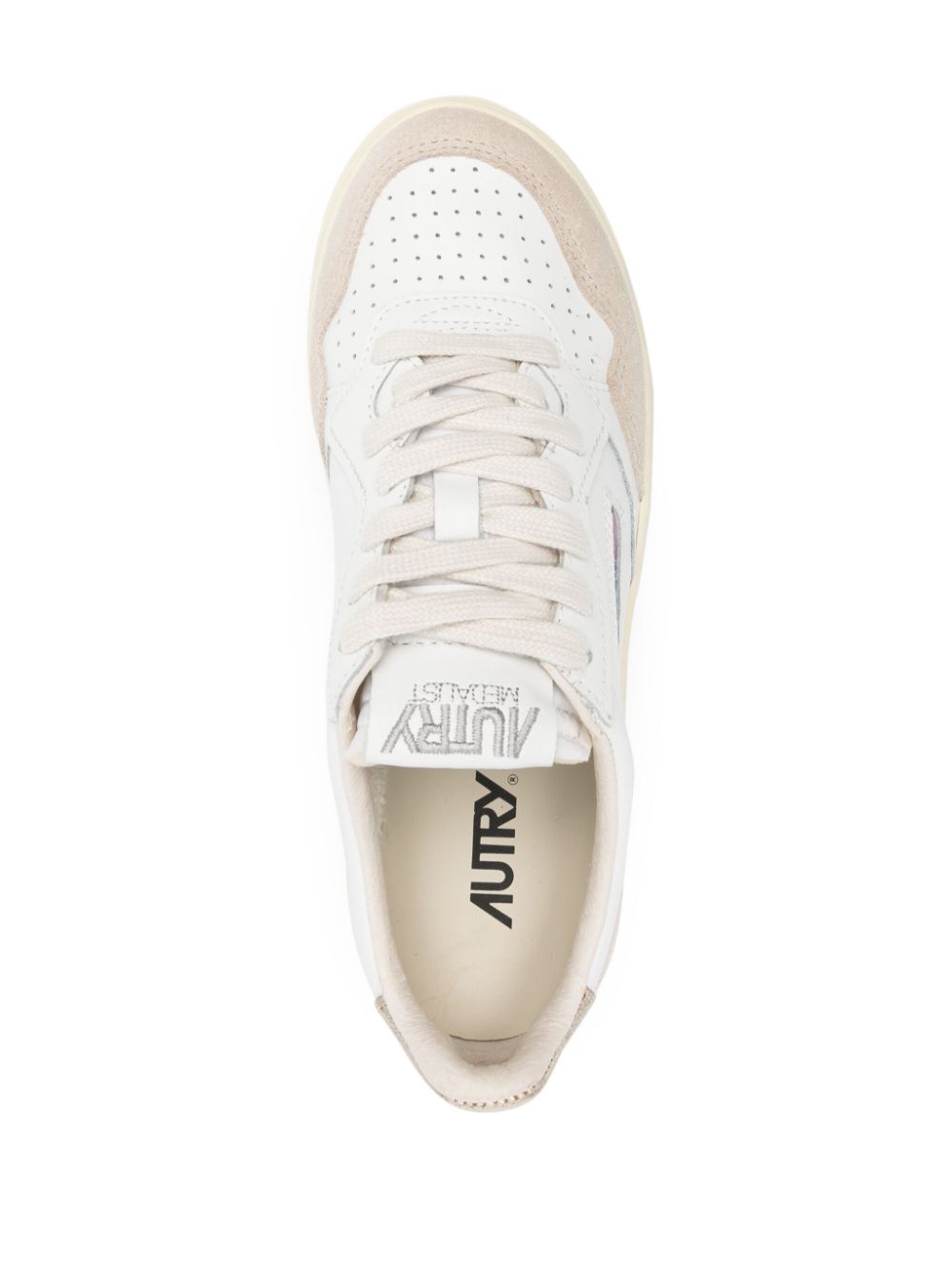 Autry Sneakers 'Medalist Low'  in pelle bianca con tallone oro, view 2