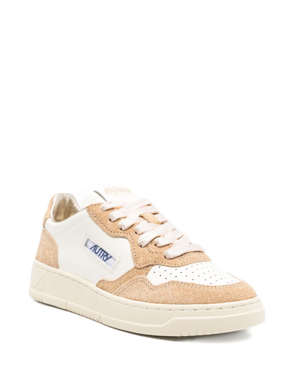 Autry Sneakers 'Medalist Low' in pelle bianca e suede color sabbia, view 2