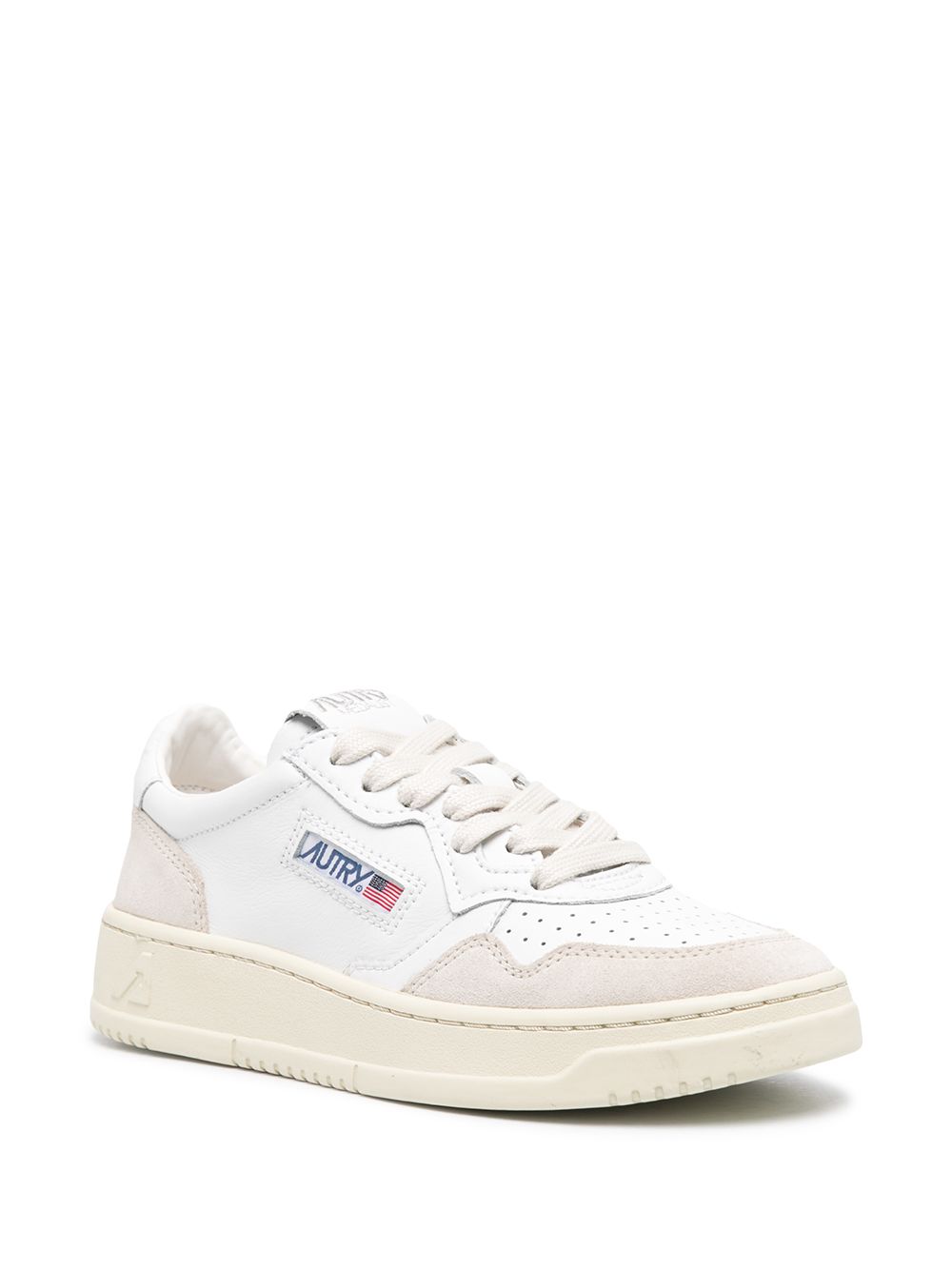 Autry Sneakers 'Medalist Low' in pelle bianca con camoscio, view 2
