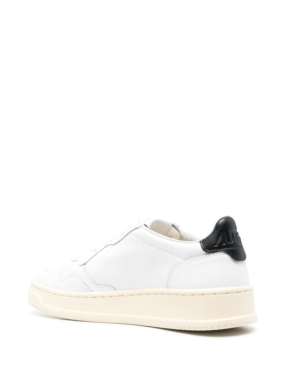 Autry Sneakers 'Medalist Low' in pelle bianca, view 2