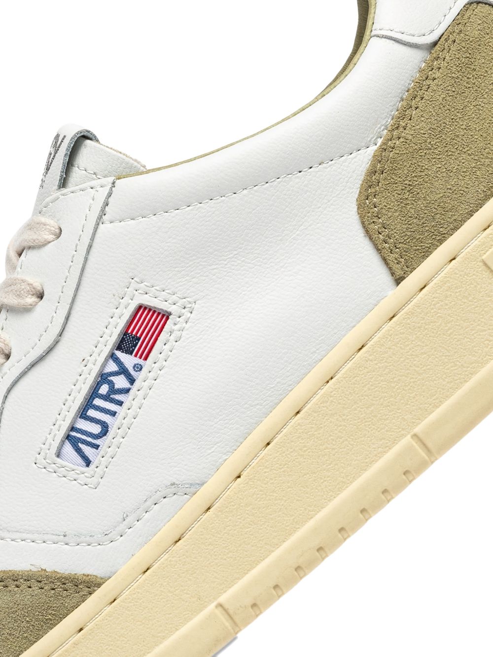 Autry Sneakers 'Medalist', view 2