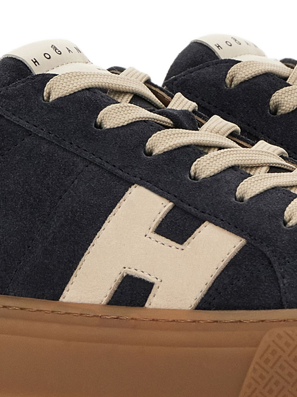 Hogan Sneakers in suede blu con logo H beige chiaro, view 2