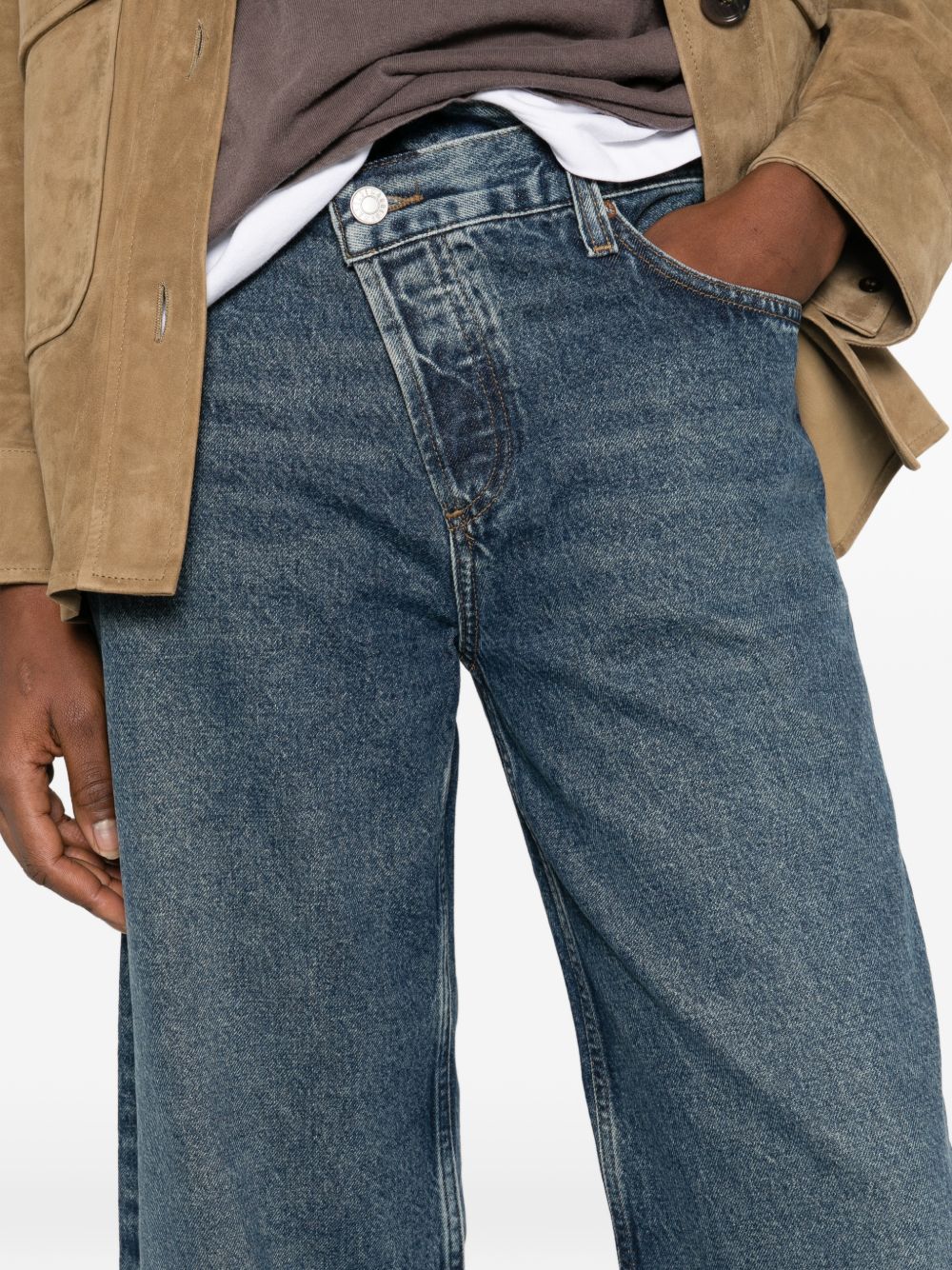 AGOLDE Jeans blu barrel con chiusura asimmetrica ed effetto wash, view 2