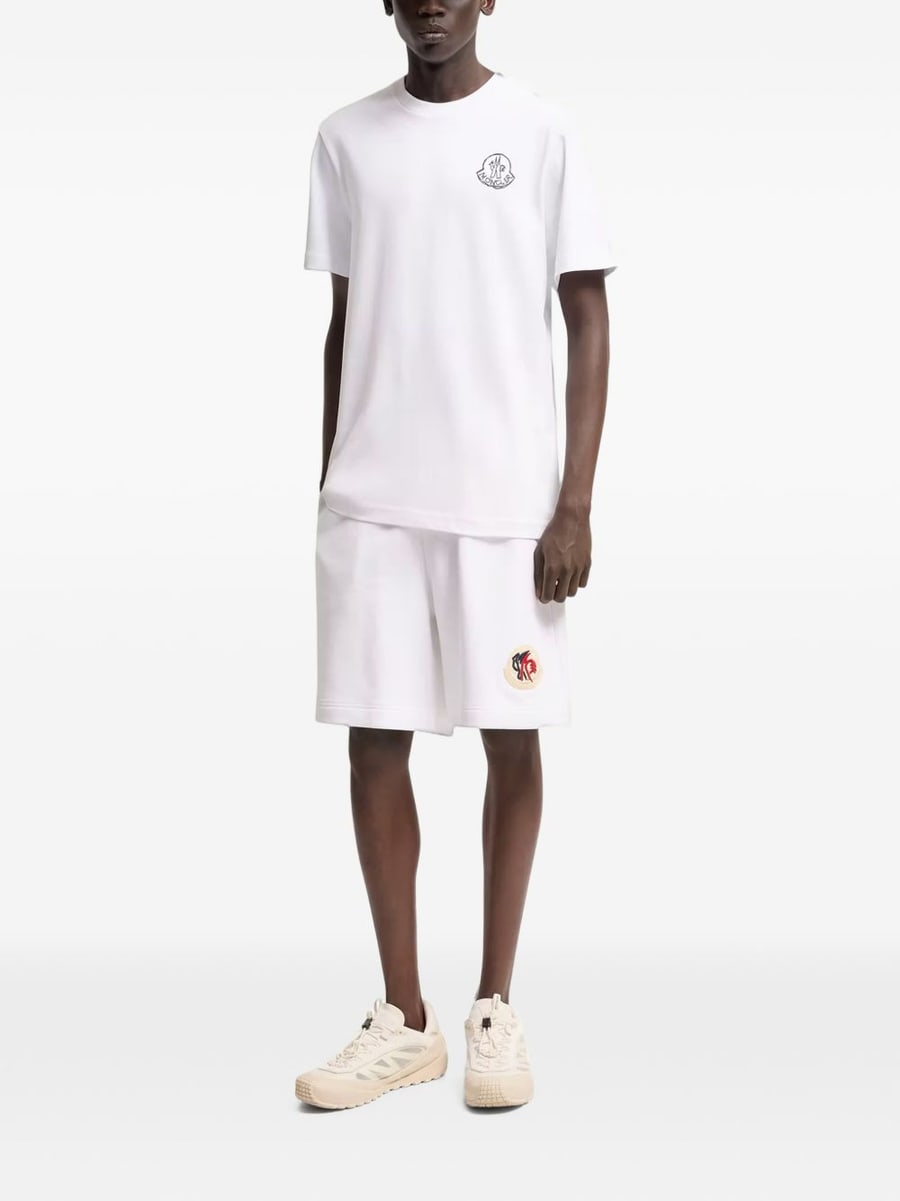Moncler T-shirt in jersey di cotone con patch logo, view 3