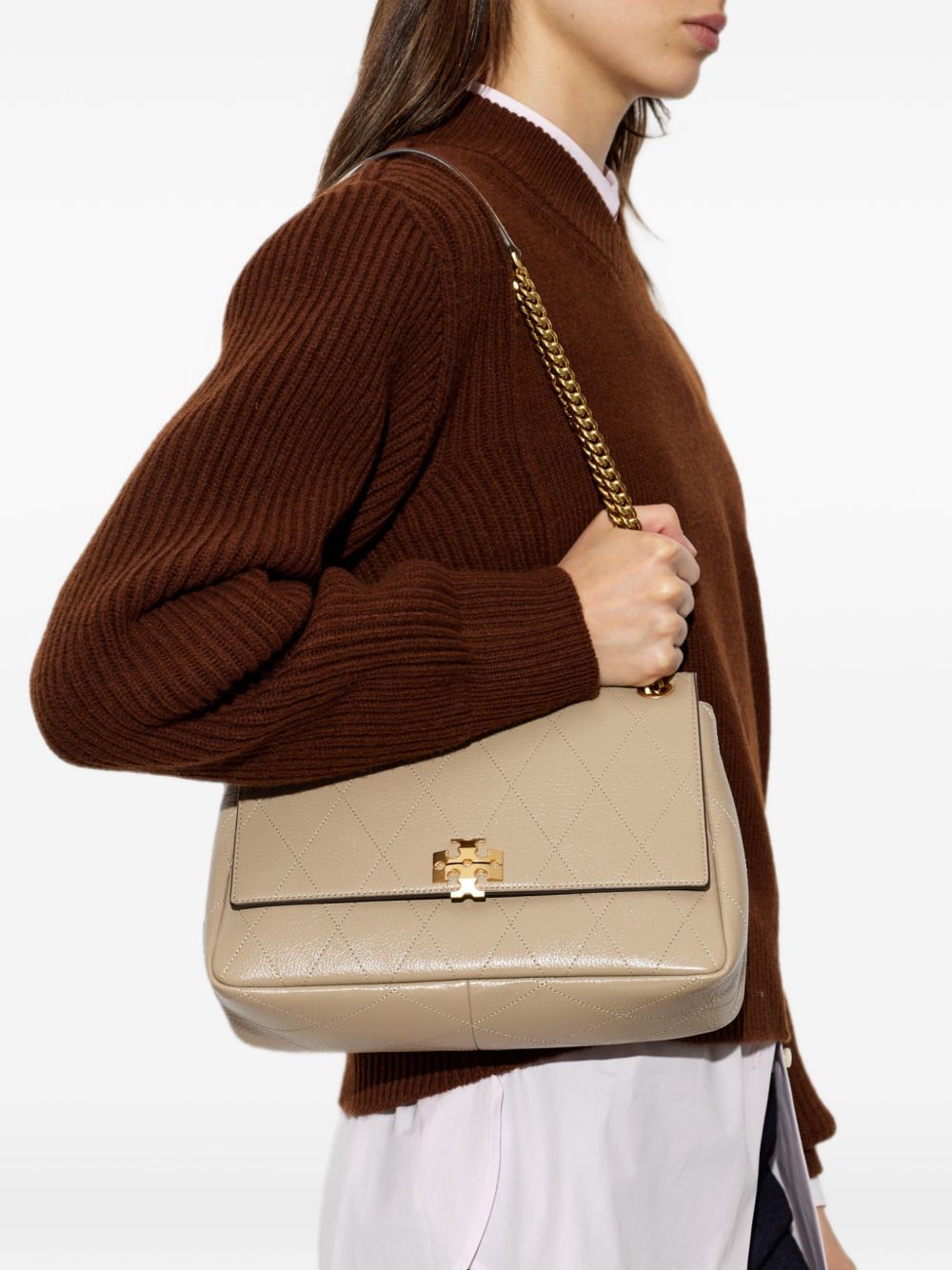 Tory Burch Borsa Charlie Quilted Shoulder Bag in pelle beige trapuntata, view 2