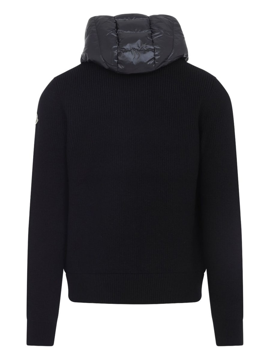 Moncler Giacca bomber nera imbottita con cappuccio e tasche laterali, view 3