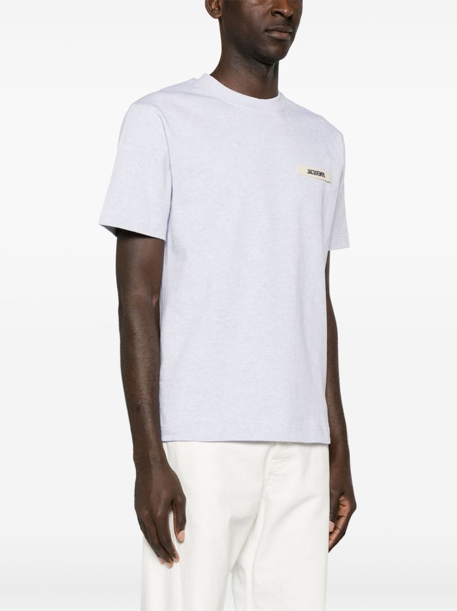 Jacquemus T-shirt grigia in cotone con patch logo sul petto, view 3