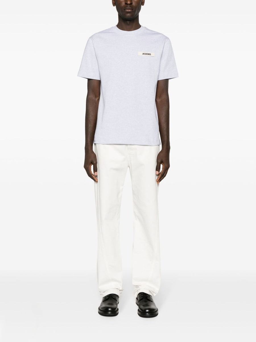 Jacquemus T-shirt grigia in cotone con patch logo sul petto, view 5