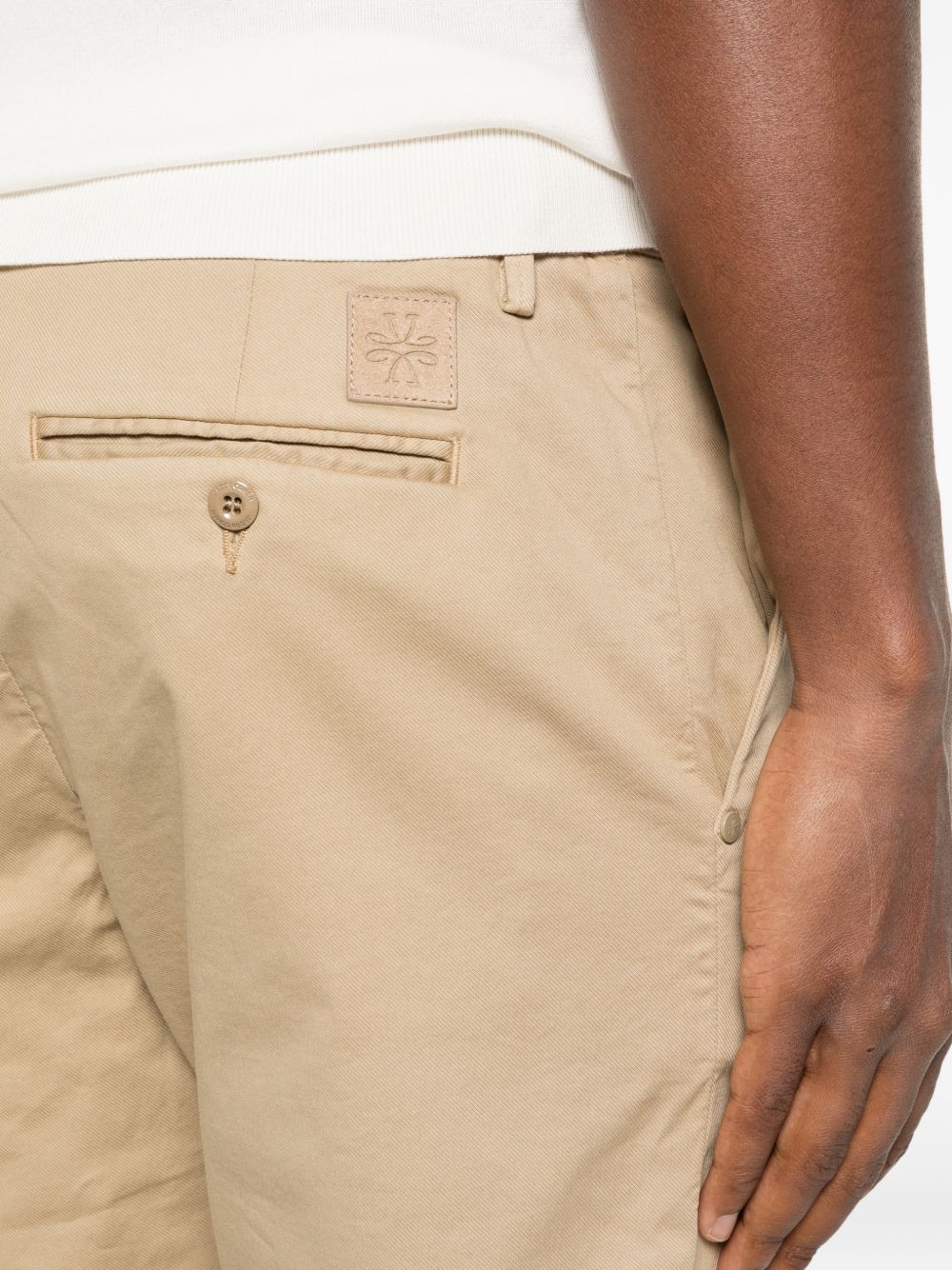JACOB COHEN Pantaloni in cotone color cammello, view 2