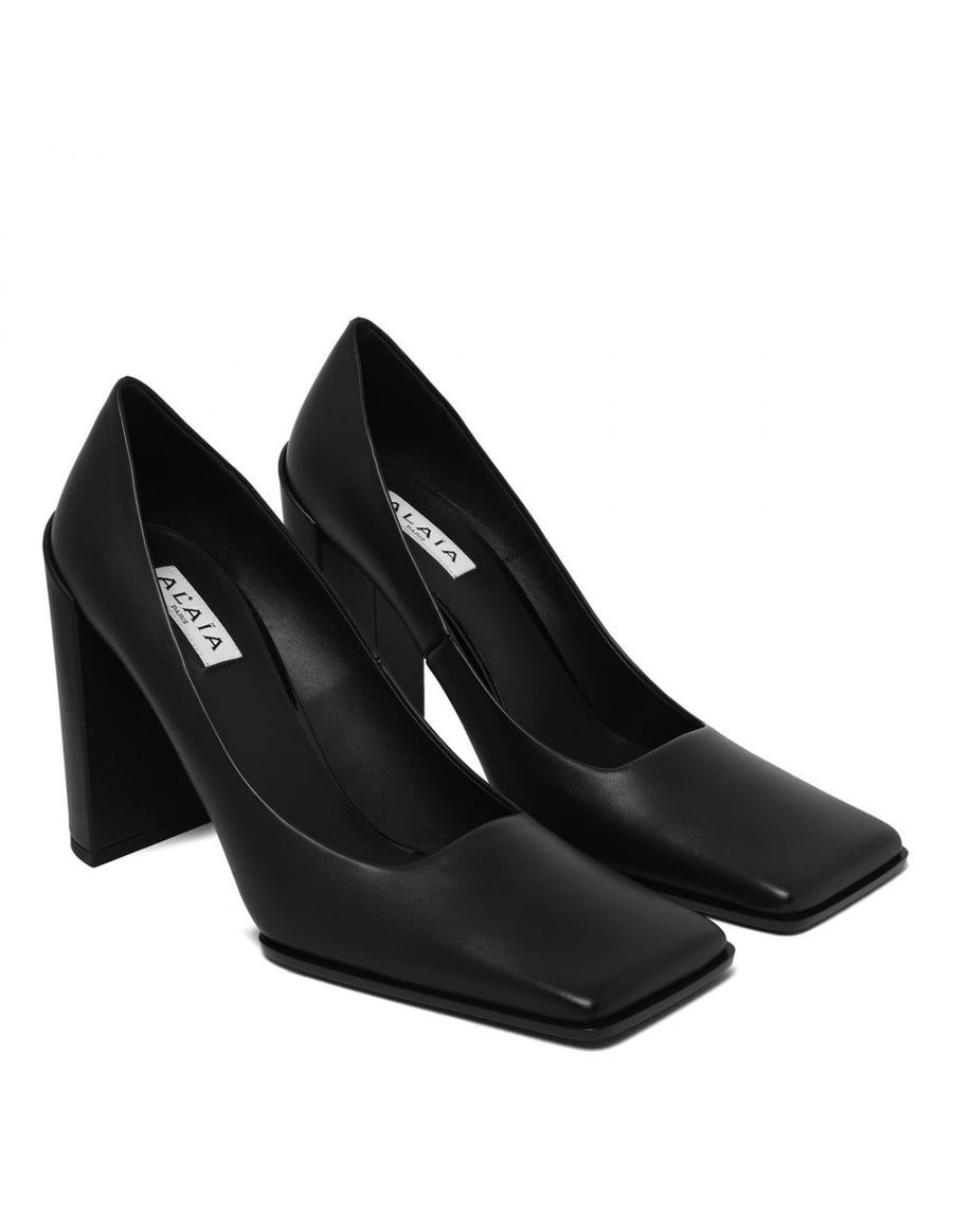 Alaïa Black leather pumps, view 3