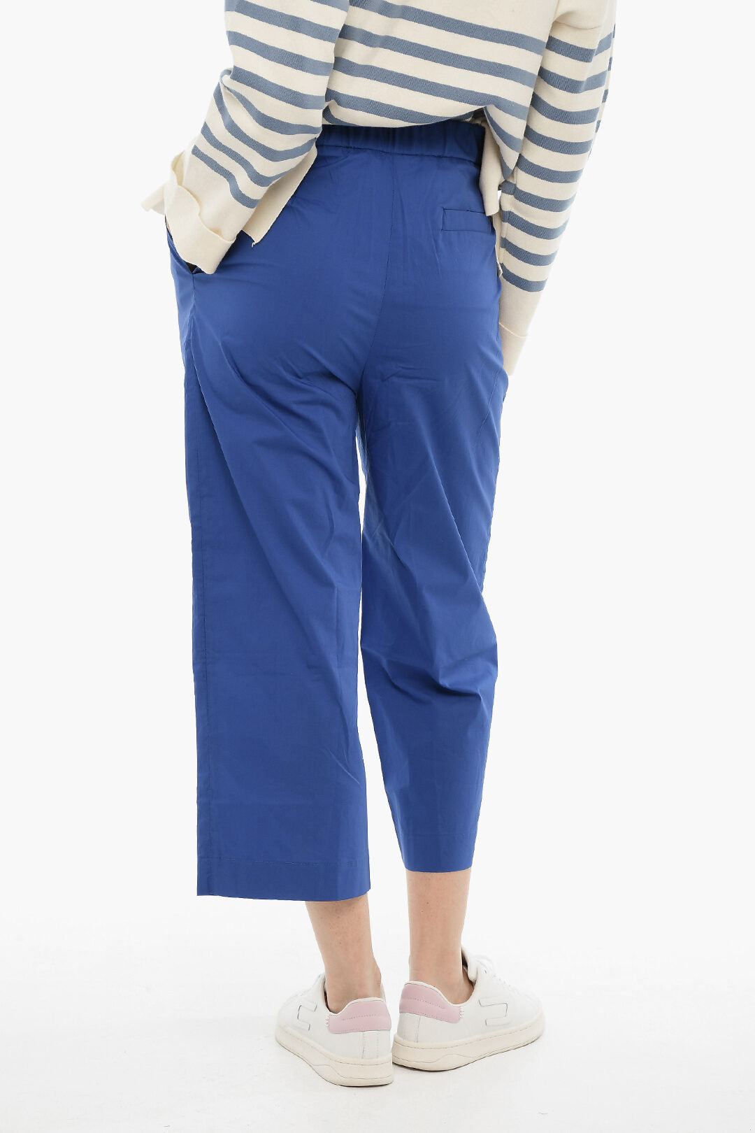 Woolrich 0201~Cropped-Fit Cotton Poplin Trousers With Double Pleat, view 2
