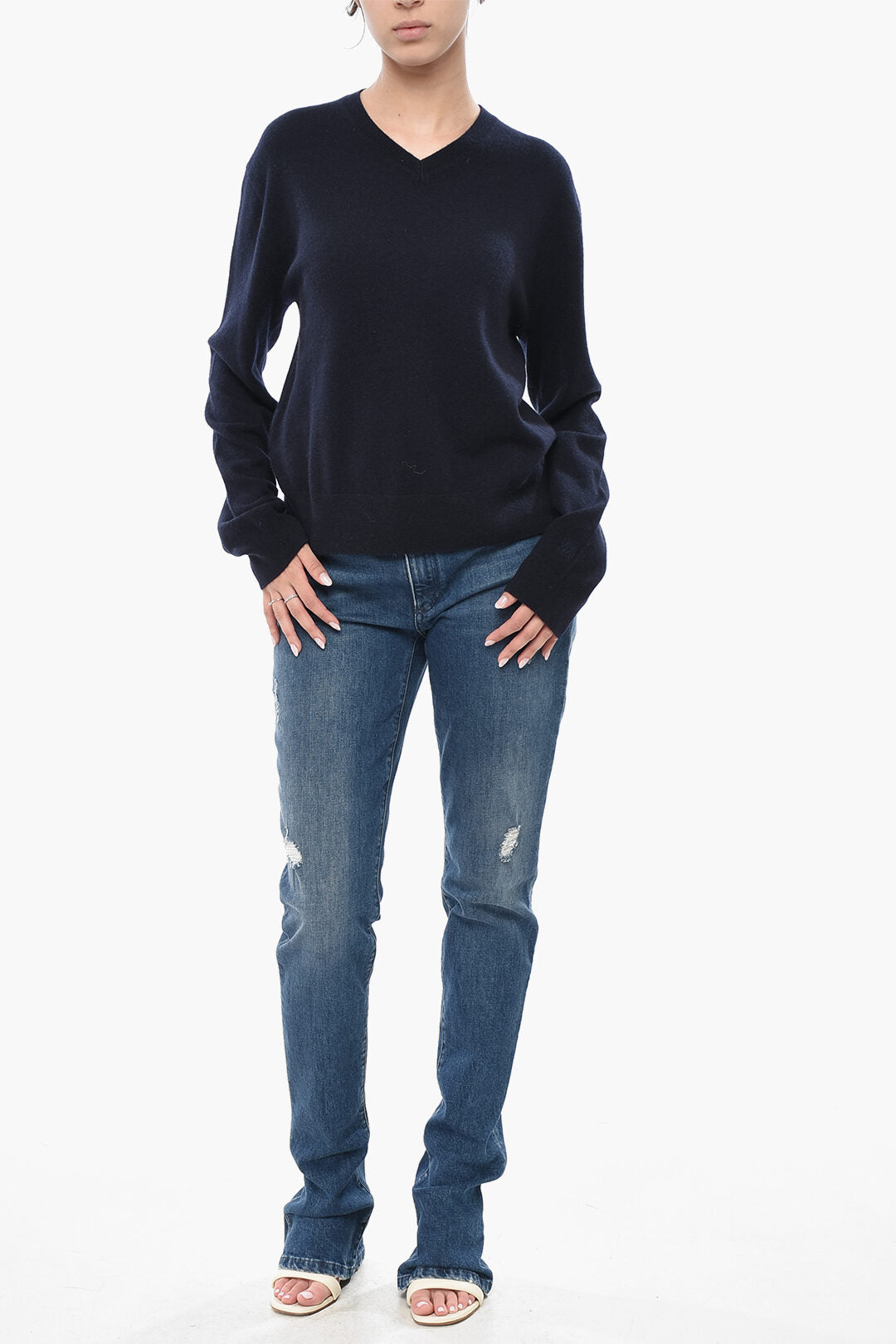 Toteme 0405~Pure Cashmere Sweater With V-Neck, view 2
