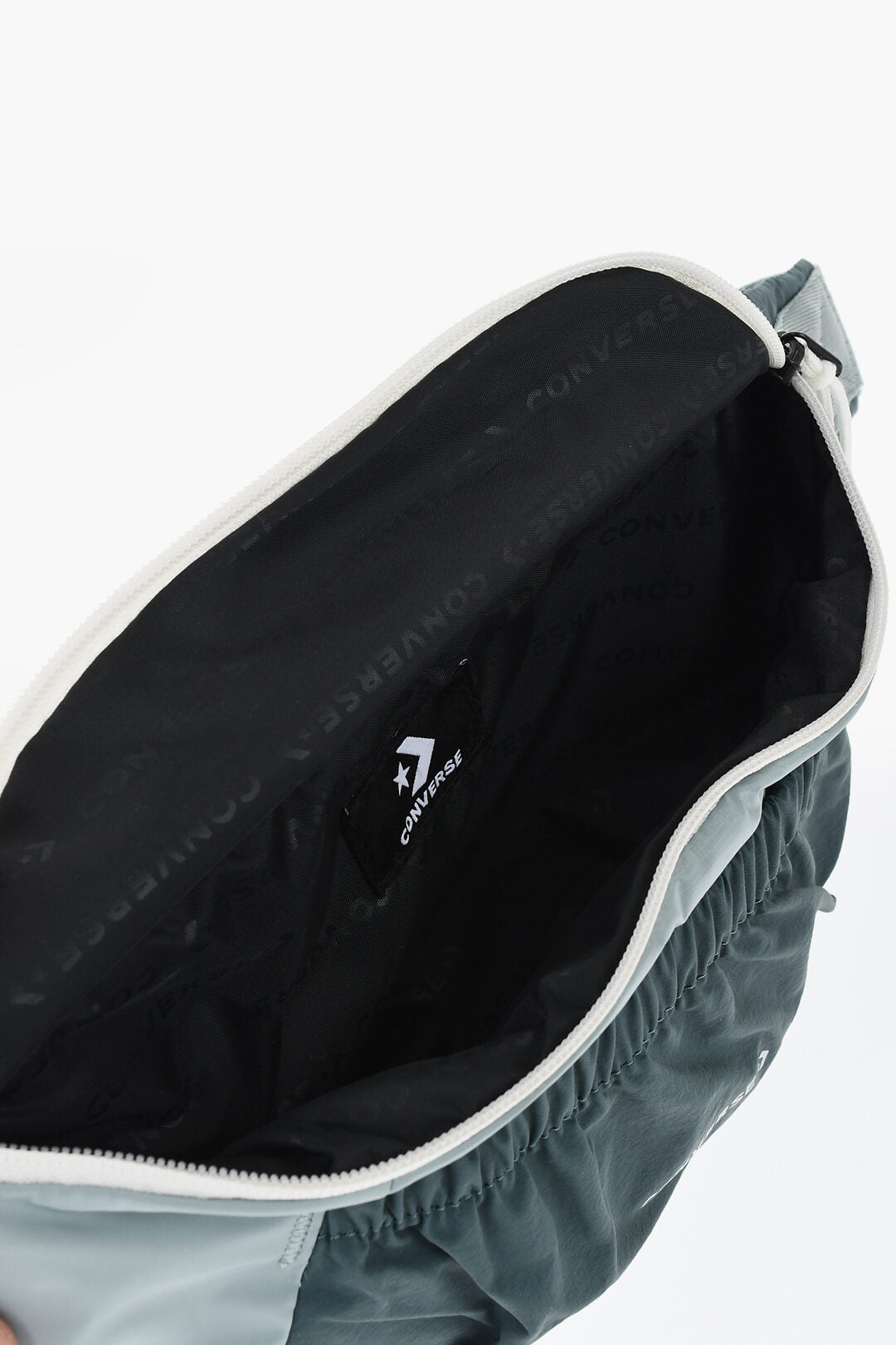 Converse 0850~Lightweight Nylon Shoulder Bag