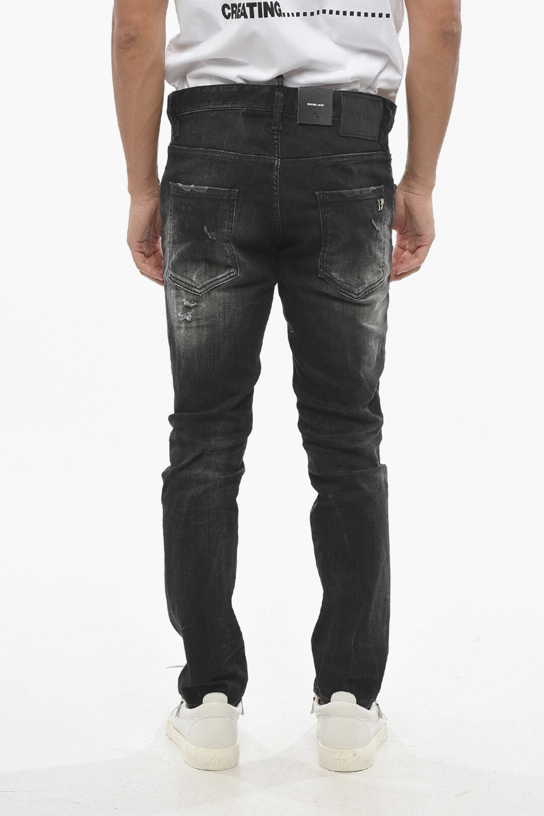 Dsquared2 3500~Vintage-Effect Dark-Wash Jeans SKATER with Silver Monogram 16cm, view 2