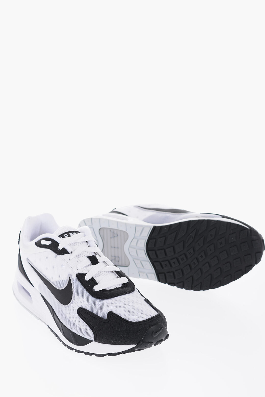 Nike 0550~Two-Tone Sneakers AIR MAX SOLO with Breathable Mesh Upper