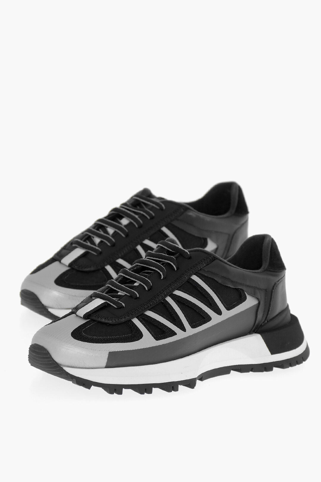 Maison Margiela 3500~MM22 Low-Top Sneakers with Contrast Details