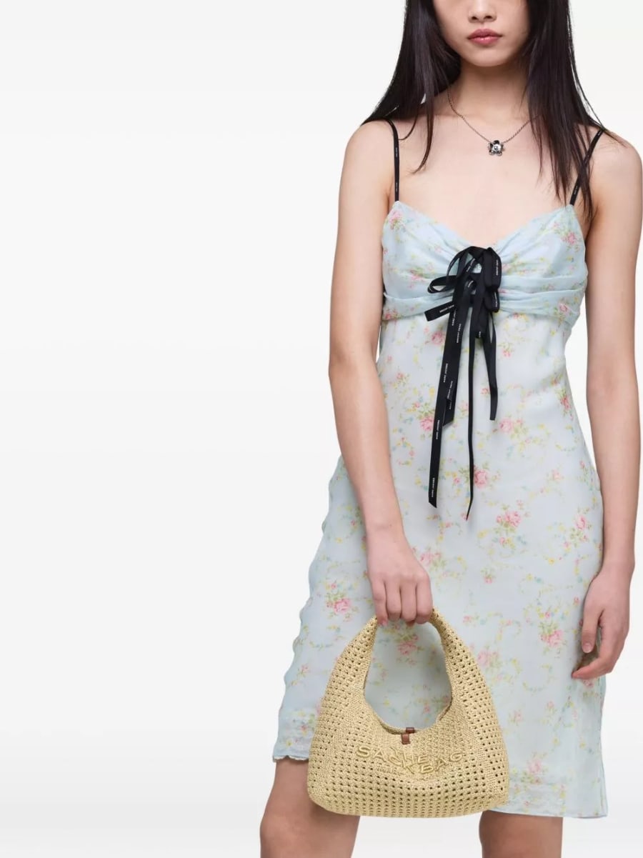 Marc Jacobs La mini borsa a sacco in crochet, view 4