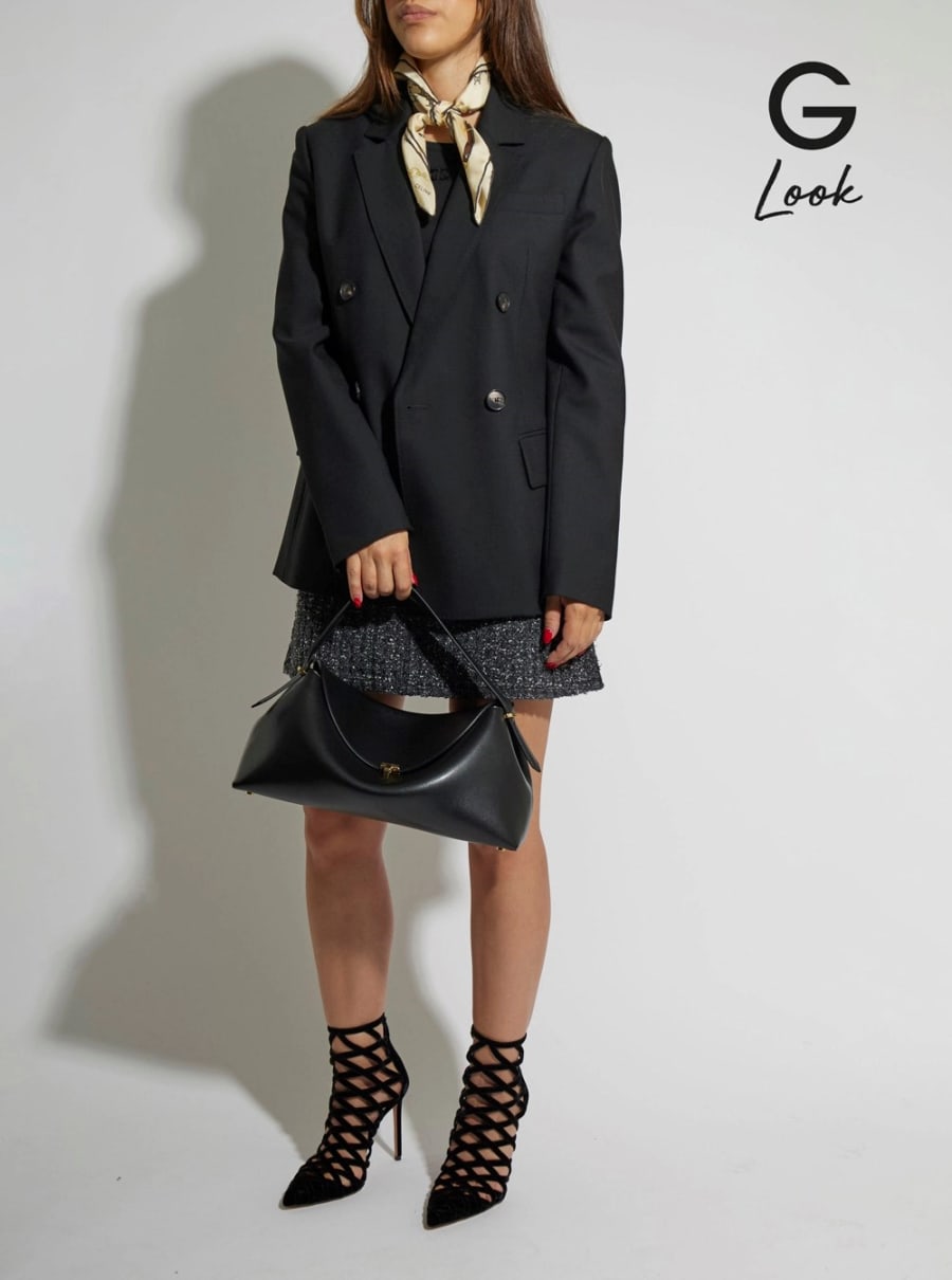 Toteme Borsa a Mano 'T-Lock' con Tracolla e Chiusura a T in Pelle Martellata Nera Donna, view 6